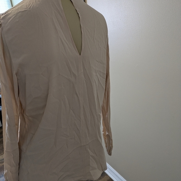 ALC Blouse Silk Stretch V-Neck Choker Beige Long Sleeve Cuff Women's 8 - Picture 11 of 11